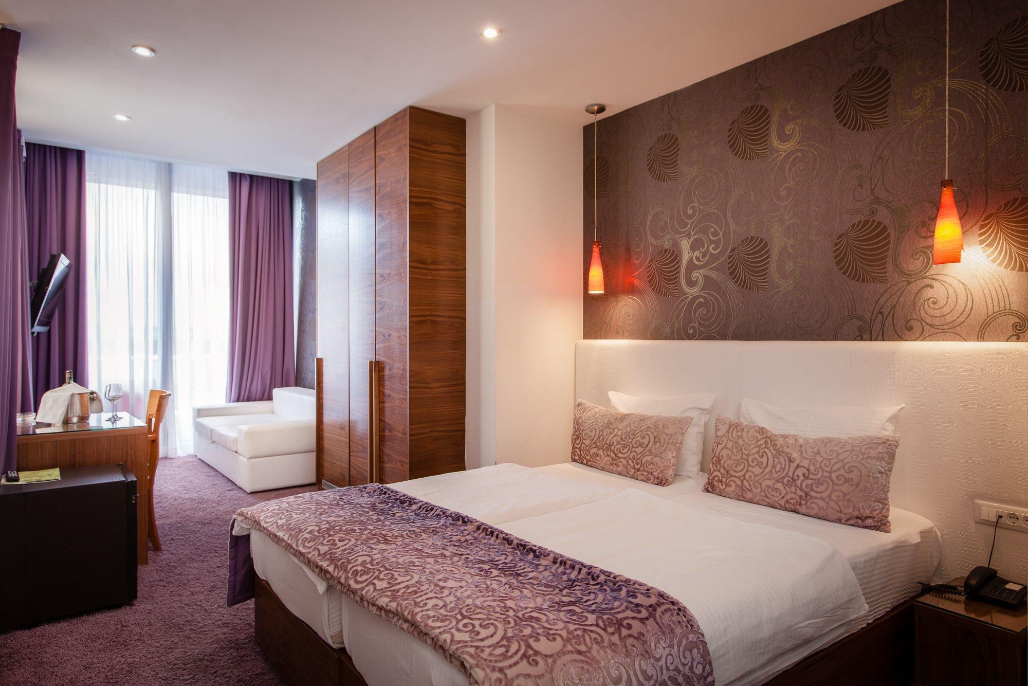 Hotel Gala Split بودْسْتغانا المظهر الخارجي الصورة