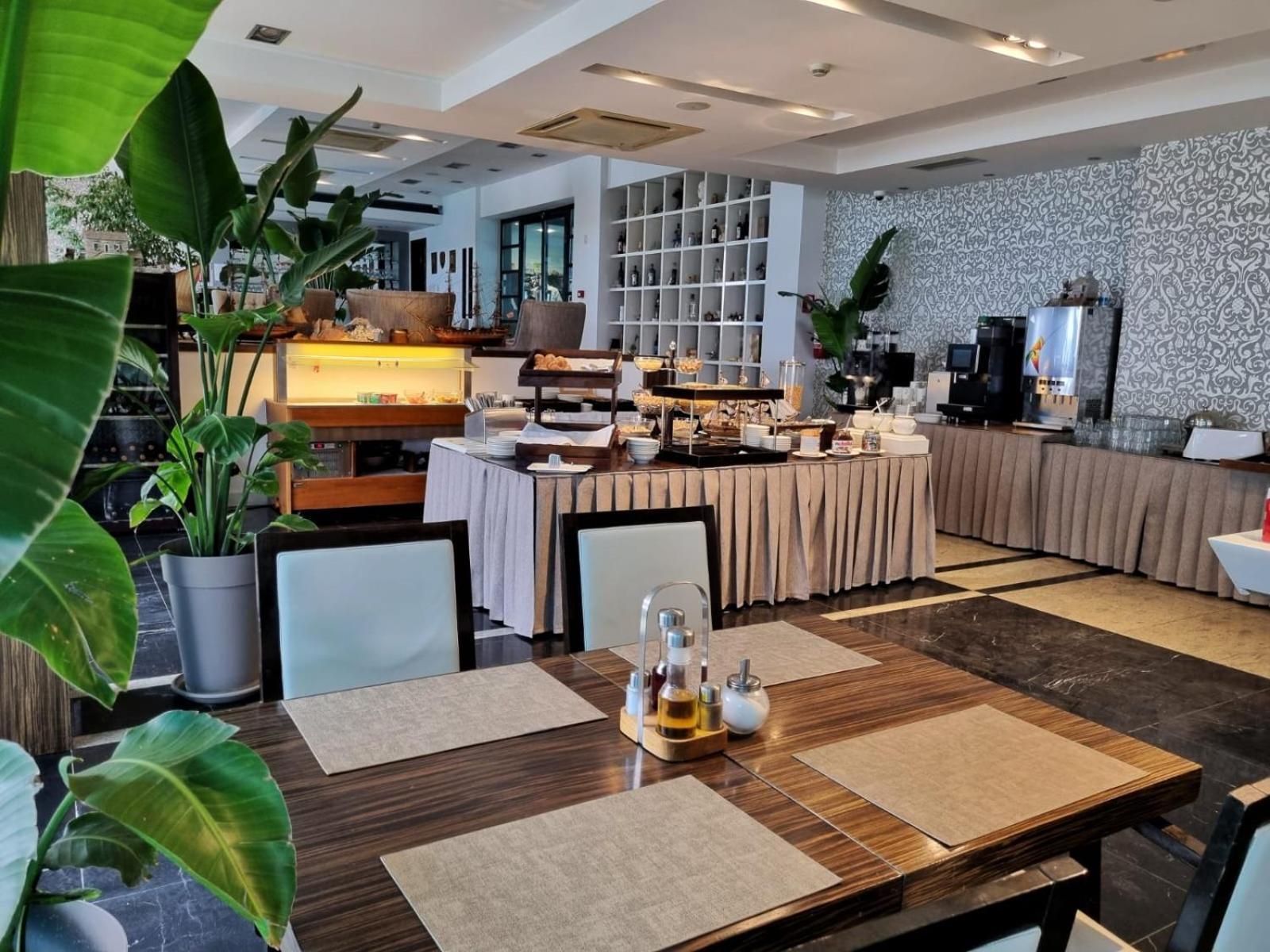 Hotel Gala Split بودْسْتغانا المظهر الخارجي الصورة