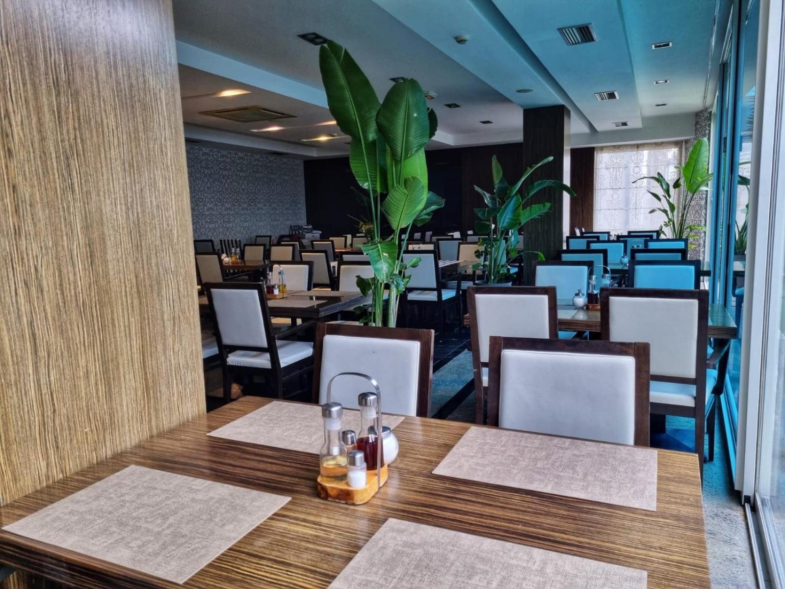 Hotel Gala Split بودْسْتغانا المظهر الخارجي الصورة