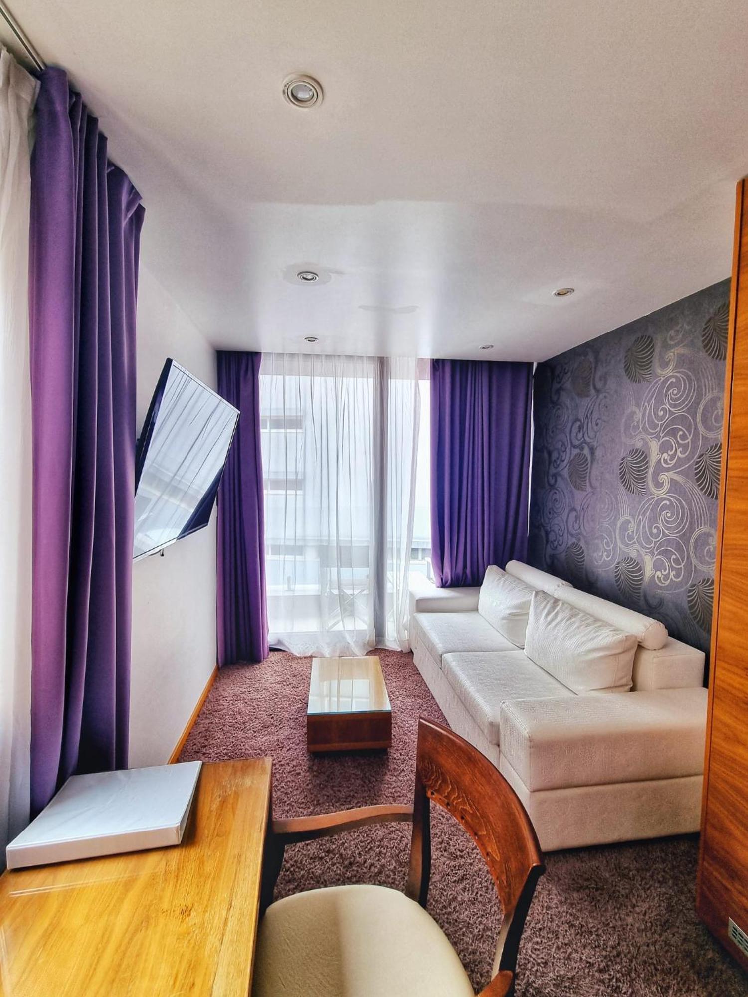 Hotel Gala Split بودْسْتغانا المظهر الخارجي الصورة