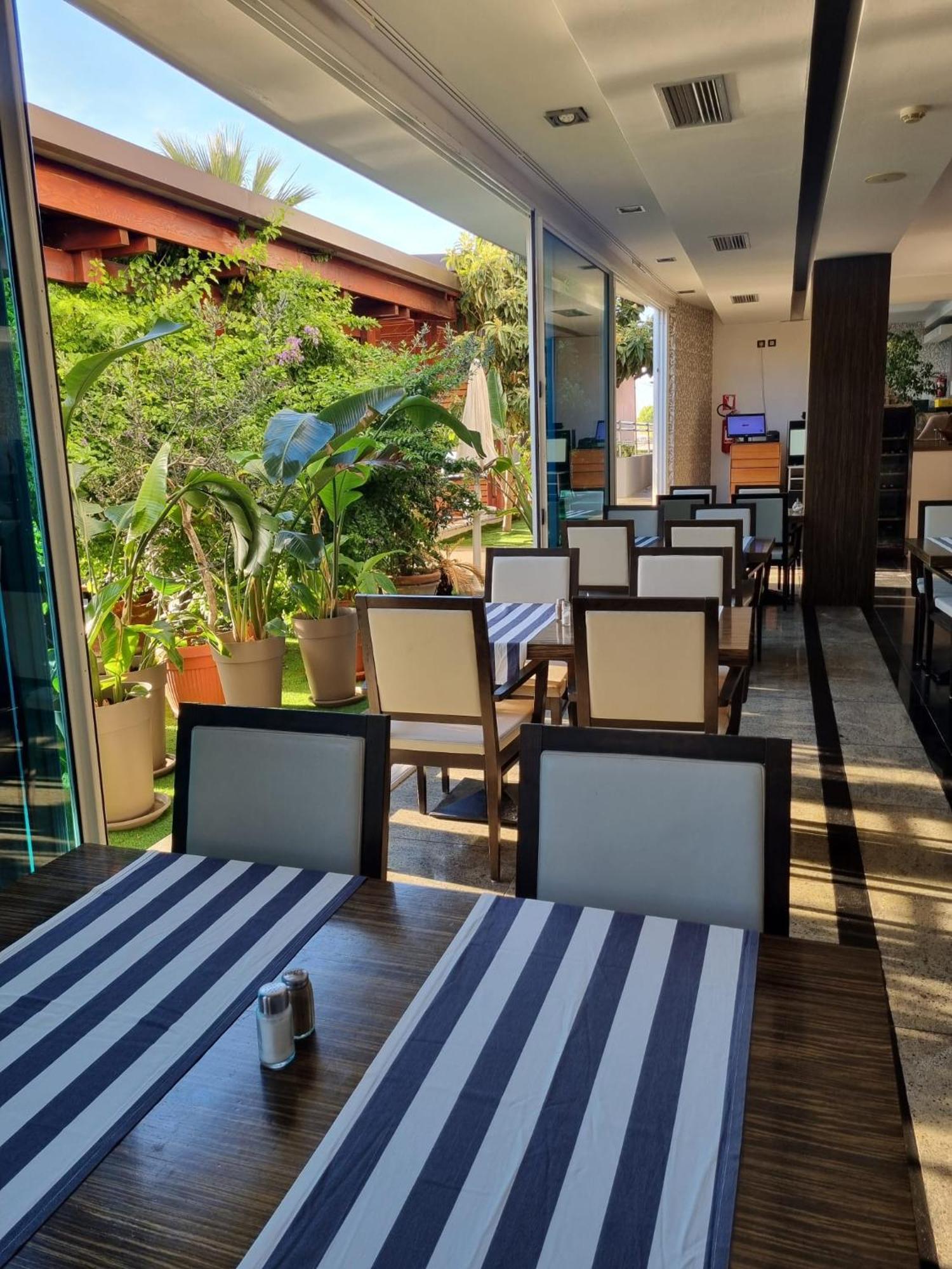 Hotel Gala Split بودْسْتغانا المظهر الخارجي الصورة